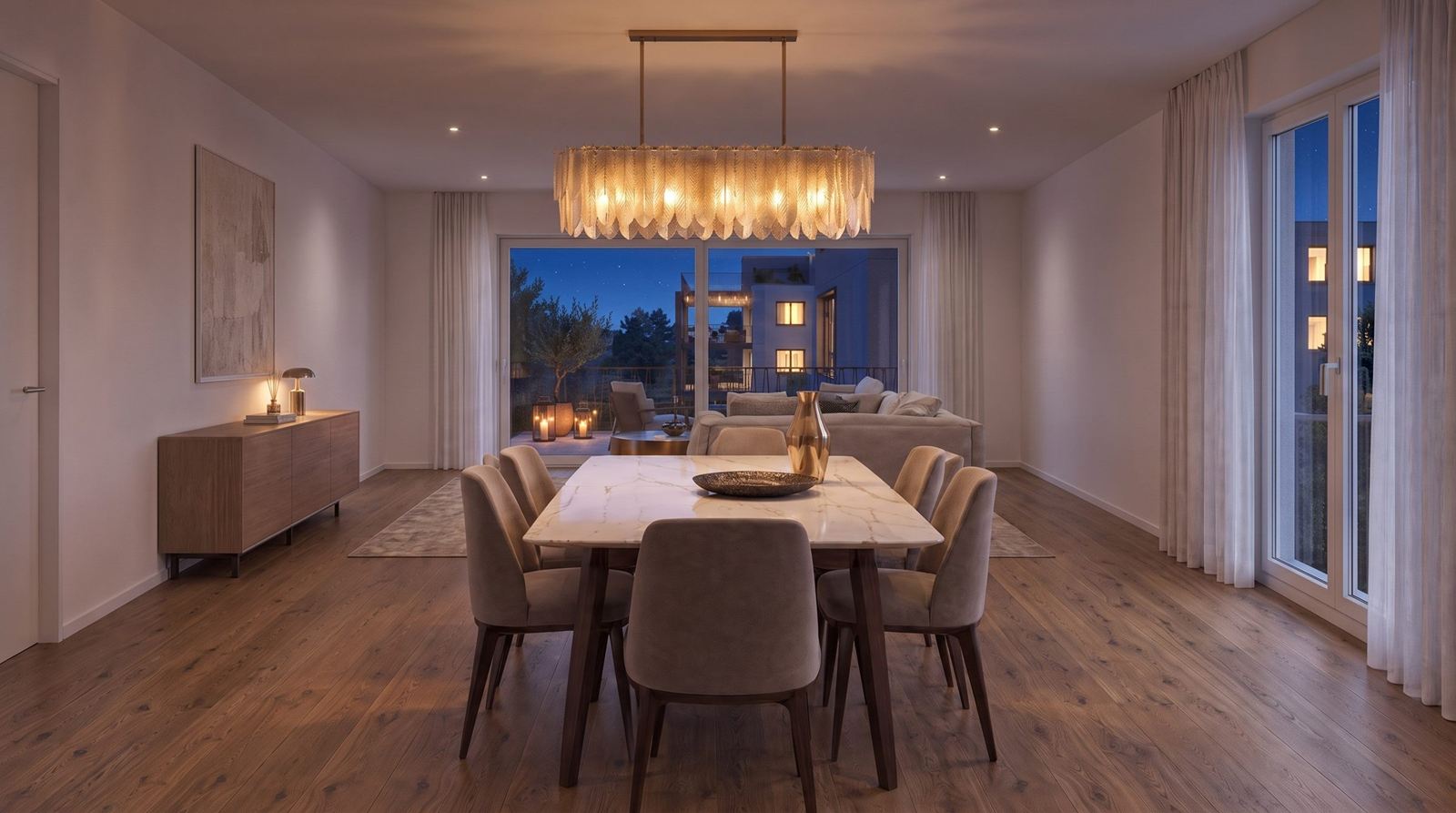 Essbereich und Wohnzimmer bei Nacht mit Blick auf den beleuchteten Balkon (Visualisierung)